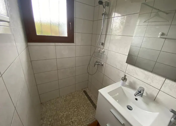 Maison Chaleureuse Avec Un Grand Jardin Villa La Bonneville